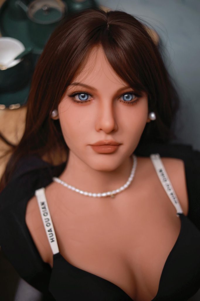 imgi 29 DutchDoll Sofia 77cm 8